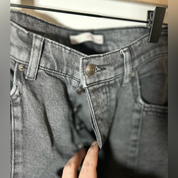 SO High Rise Straight Leg w/ Slit Ankle Gray Women's Jeans Size 7 Button Fly - Picture 3 of 8